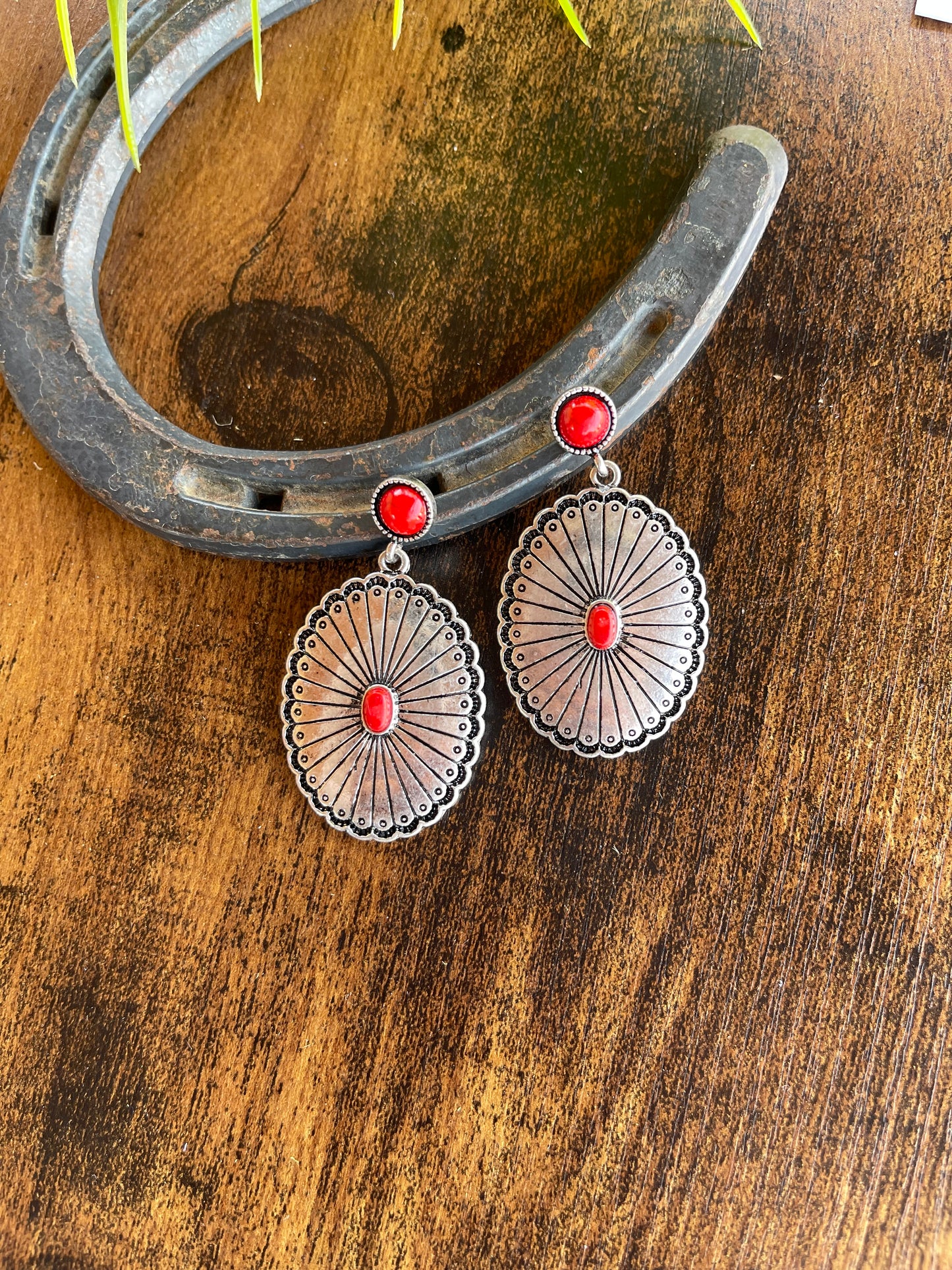 Natasha Shell Earrings - Red